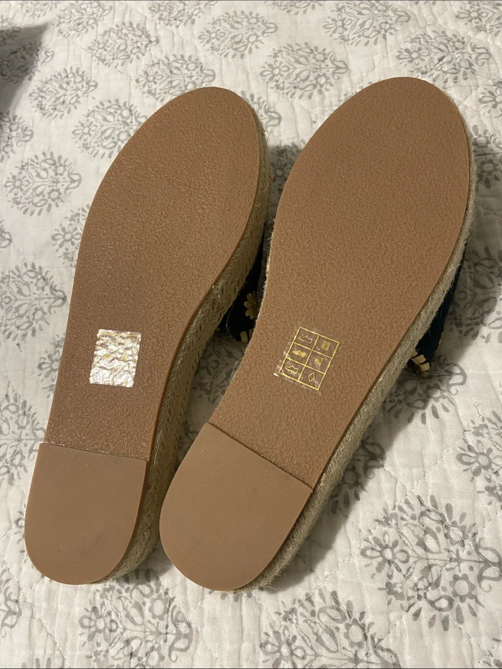 Jack Rogers never worn